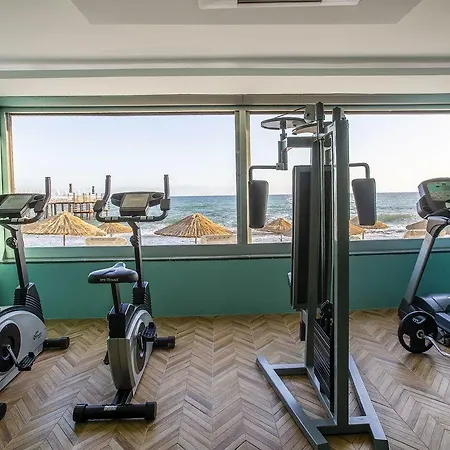 Отель Mirador & 4*