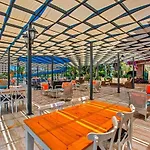 Mirador & מלון