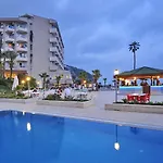 Mirador & 4* קונאקלי