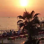 Mirador & 4* קונאקלי